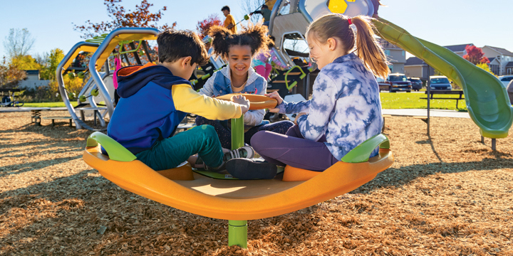 Center wheel allows kids to control the speed